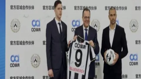 鲁尼自述：18岁入籍曼联承受重压，海文显稳重冷静气质